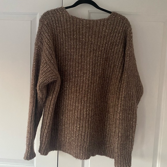 Aritzia V-neck knit sweater - Picture 3 of 8